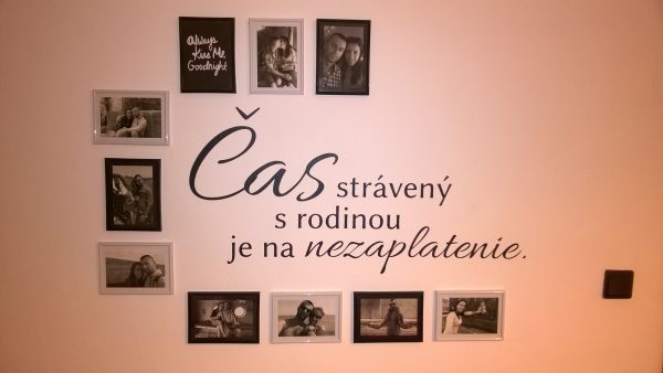 Čas strávený s rodinou je na nezaplatenie - nálepka na stenu - Image 5